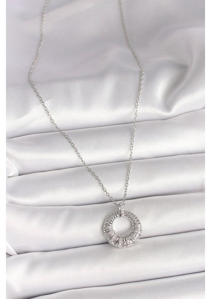Gümüş Renk Zincir Zirkon Taş Işlemeli Daire Model Kadın Kolye - EBJ250501W32747 fiyatları