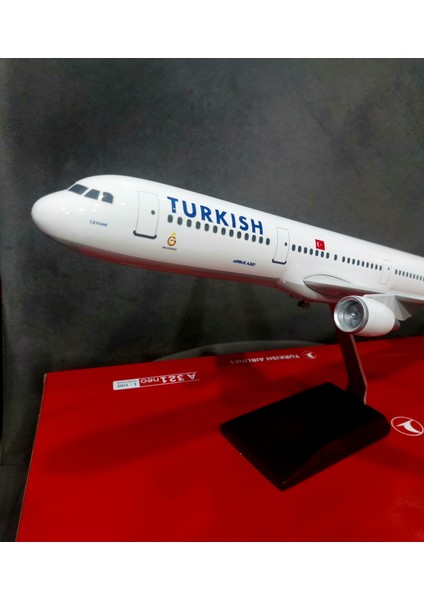 Airbus 321 1:100 Metal Uçak Maket