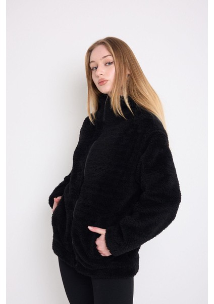 Spor Kadın Ekru Peluş Rüzgar Geçirmez Welsoft Çift Cepli Kapüşonlu Mont modelleri