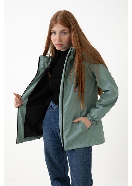 Spor Kadın Astarlı Su Geçirmez ve Rüzgara Dayanıklı Kapüşonlu Cepli Yağmurluk - Rüzgarlık