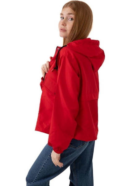 Spor Kadın Su Geçirmez ve Rüzgara Kapüşonlu Cepli Çıt Çıtlı Mevsimlik Yağmurluk fırsatları