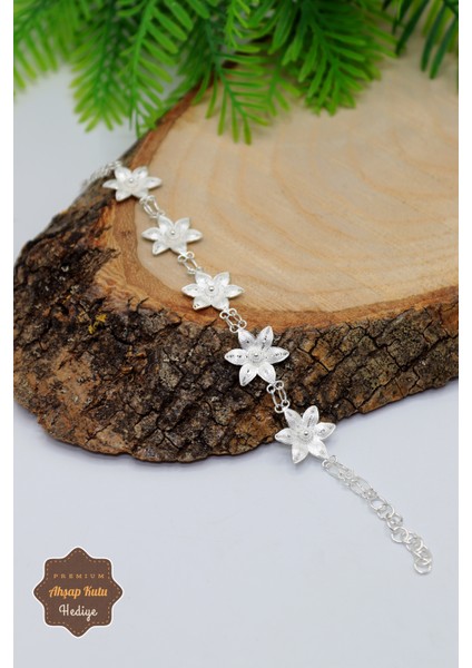 Zambak Model 925 Ayar Saf Telkari Gümüş Kadın Bileklik 201023963 fırsatları