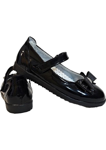 9010 Beyaz Rugan Cırtlı Kurdeleli Kız Çocuk Babet modelleri