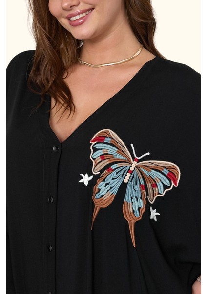 Siyah V Yaka Göğsü Kelebek Nakışlı Cepli Oversize Uzun Gömlek Elbise modelleri