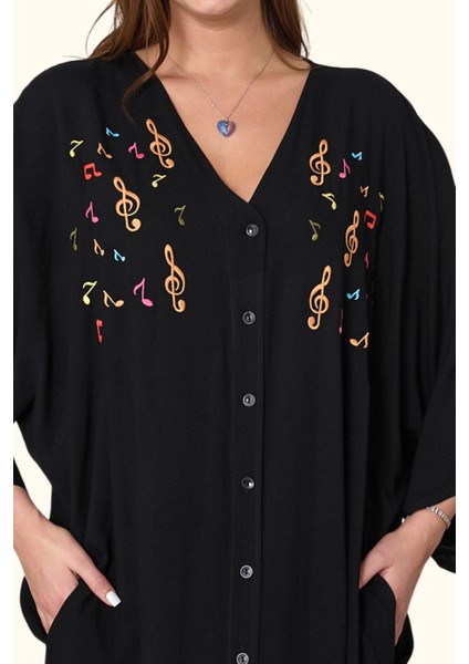 Siyah V Yaka Önü Nota Nakışlı Cepli Oversize Uzun Gömlek Elbise modelleri