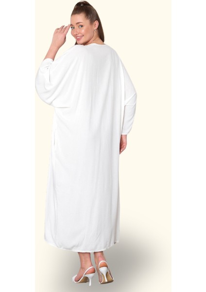 Beyaz V Yaka Göğsü Kelebek Nakışlı Cepli Oversize Uzun Gömlek Elbise fırsatları