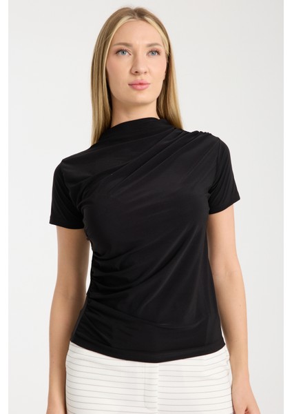Siyah Kısa Kollu Büzgülü Bluz