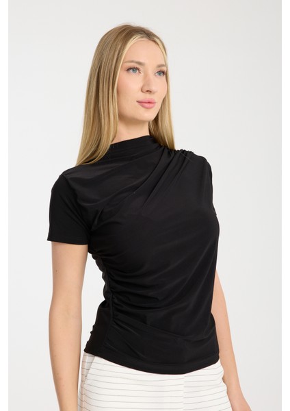 Siyah Kısa Kollu Büzgülü Bluz fırsatları