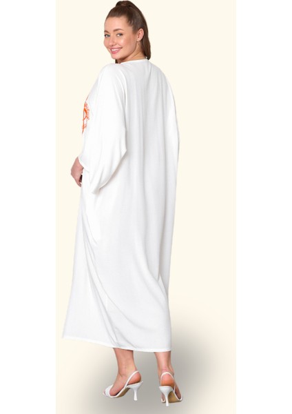 Beyaz V Yaka Göğsü Nota Nakışlı Cepli Oversize Uzun Gömlek Elbise indirimleri