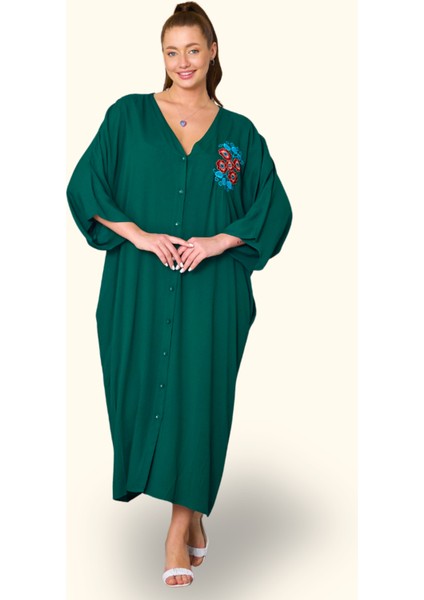 Haki V Yaka Sırtı ve Göğsü Çiçek Nakışlı Cepli Oversize Uzun Gömlek Elbise indirimleri