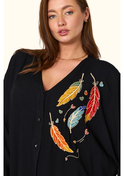 Siyah V Yaka Göğsü Nota Nakışlı Cepli Oversize Uzun Gömlek Elbise modelleri