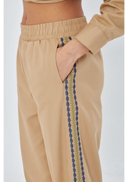 Yanları Nakışlı Gabardin Pantolon fiyatları