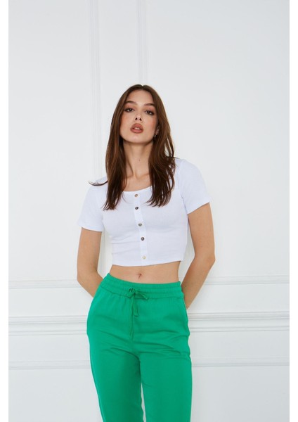 Önü Düğme Detaylı Crop T-Shirt
