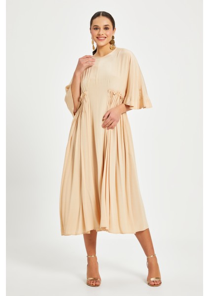 Kadın Büzgü Detaylı Midi Elbise – Yarasa Kol, Rahat Kesim, Astarlı