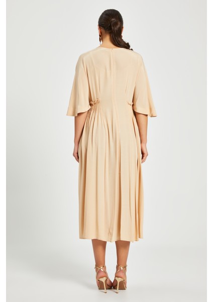 Kadın Büzgü Detaylı Midi Elbise – Yarasa Kol, Rahat Kesim, Astarlı fırsatları