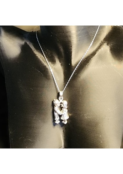 925 Ayar Gümüş Öpüşen Çocuklar Kolye Ucu