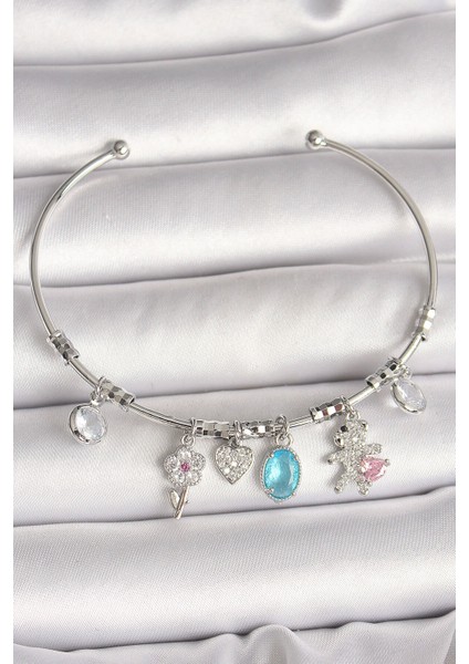 Pirinç Gümüş Renk Sallantı Zirkon Taşlı Ayıcık Figür Çiçek Detay Charm Kadın Bileklik - Lisinya