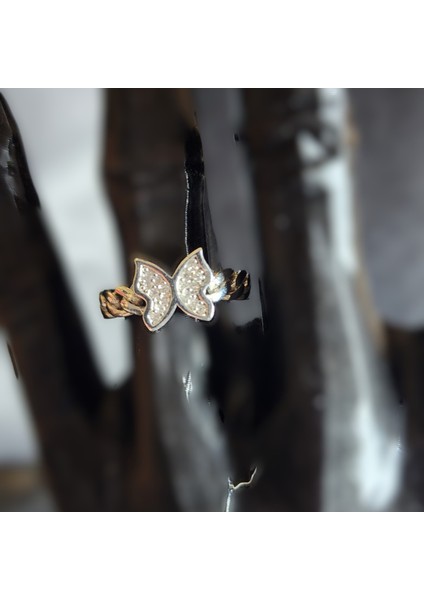 925 Ayar Gümüş Kelebek Yüzük Alttan Ayarlı