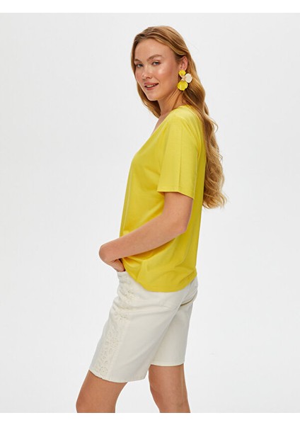 V Yaka Kısa Kol T-Shırt 001 fırsatları
