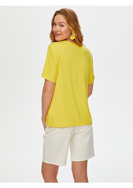 V Yaka Kısa Kol T-Shırt 001 indirimleri