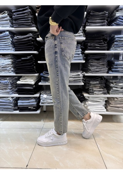 Yırtık Detay Yıkamalı Boyfriend Jean modelleri