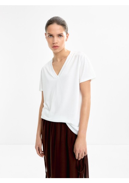 V-Yaka Basic T-Shirt