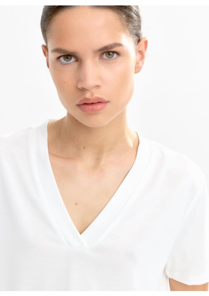 V-Yaka Basic T-Shirt fırsatları