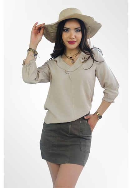 Kadın Bej Şık Rahat Kesim Uzun Kollu V Yaka Fırfırlı Bluz - Günlük ve Ofis Kombinleri Için