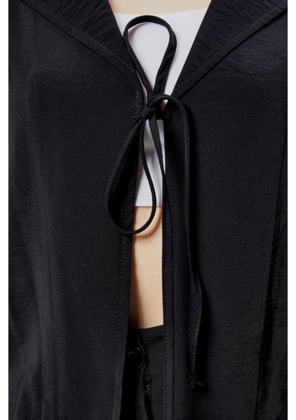 Siyah Salaş Kesim Bağlama Detaylı Gömlek fırsatları