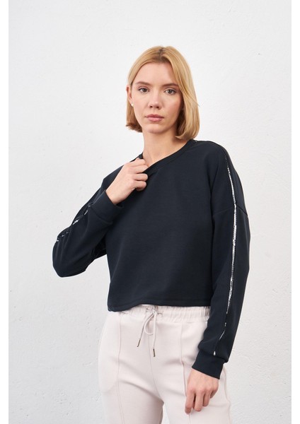 Bisiklet Yaka Kolu Pullu Modal Bluz