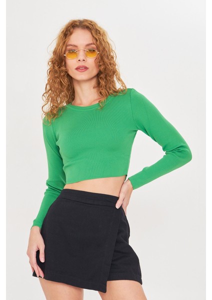 Basic Yaka Crop Kazak fırsatları
