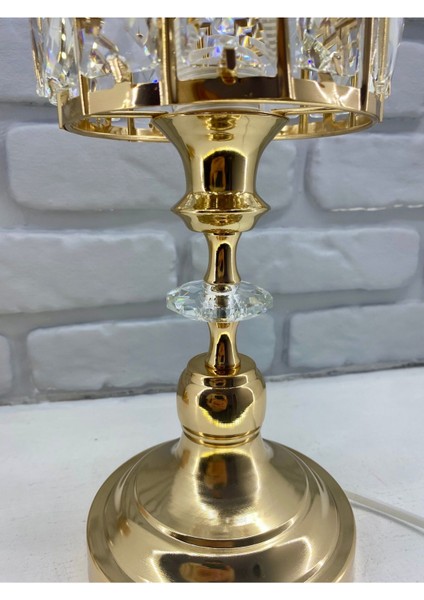 Modern Dekoratif Gold Metal Ayaklı Kristal Taşlı Kristal Konik Şapkalı Abajur Masa Lambası fırsatları