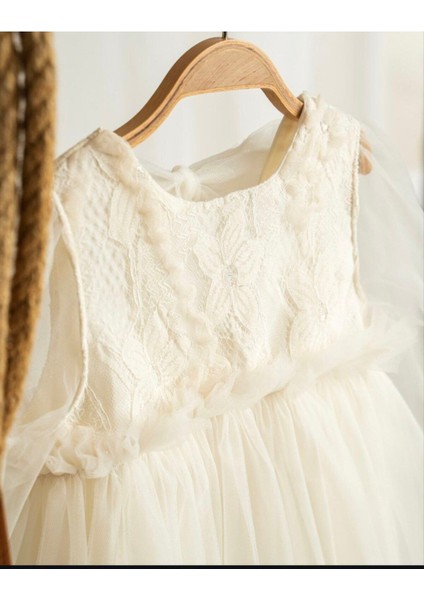 Bayramlık Kabarık Etekli Ekru Kız Elbisesi Şık Parti Kız Elbisesi modelleri