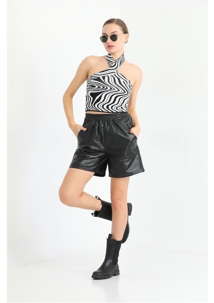 Cep ve Lastik Detaylı Kadın Deri Şort - Siyah fırsatları