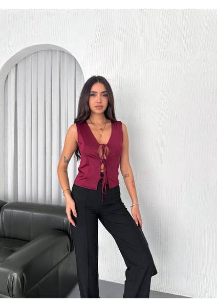 Önü Bağlama Detaylı Mikro Kumaşlı Crop Bluz