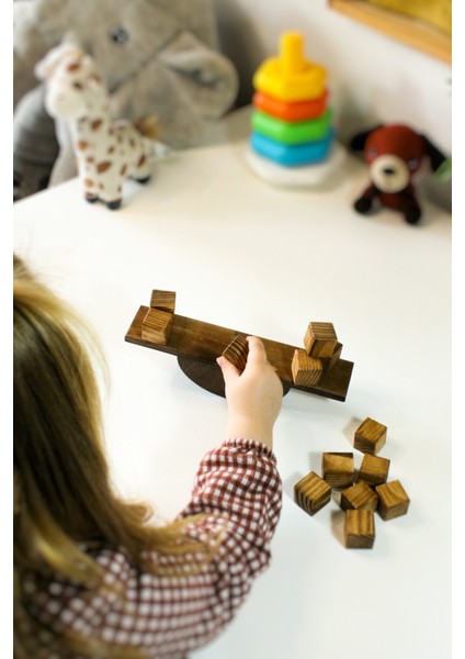 Montessori Ahşap Küp Denge Oyunu -Strateji, El Becerisi ve Eğlenceyi Birleştiren Çocuk ve Aile Oyunu