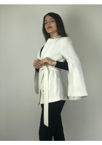 Kadın Kolu Yırtmaçlı Yandan Bağlamalı Blazer Ceket