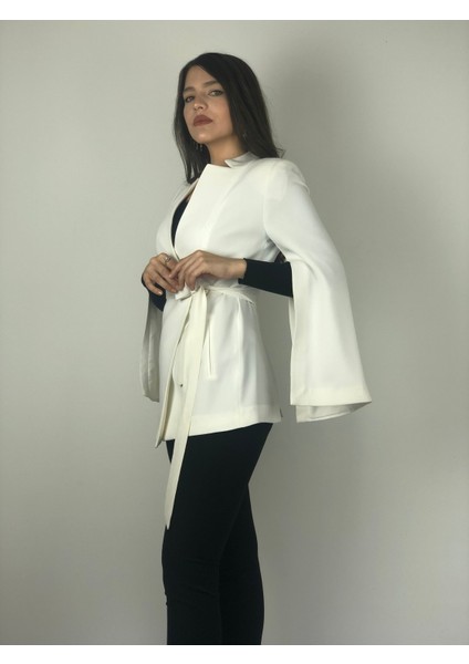 Kadın Kolu Yırtmaçlı Yandan Bağlamalı Blazer Ceket