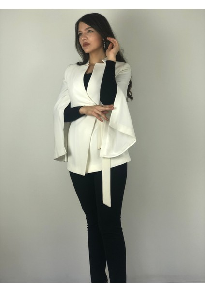 Kadın Kolu Yırtmaçlı Yandan Bağlamalı Blazer Ceket