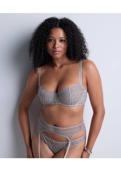 Stardust Dream Yarım Kaplı Balenli Sütyen, Fransız Dantel ve Art Deco Detaylı fırsatları