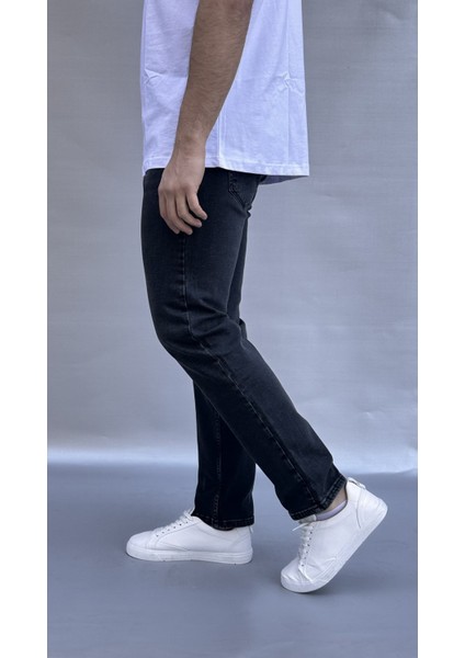 Yıkamalı Siyah Regular Fit Jean fiyatları