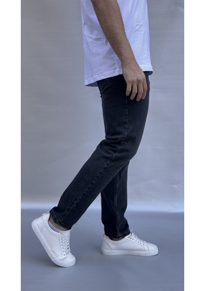 Yıkamalı Siyah Regular Fit Jean modelleri