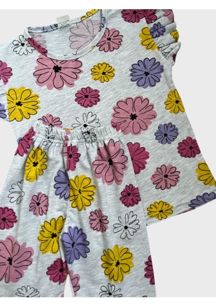 Kız Çocuk Pamuklu Gri Renk Çiçek Desenli Kısa Kollu Şortlu Yazlık Pijama Takımı