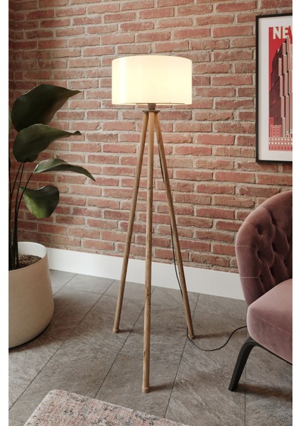 Şık krem ayaklı modern tripod lambader, estetik aydınlatma çözümü