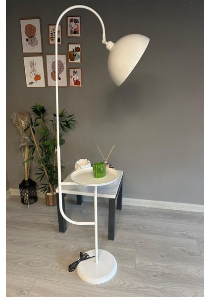 Modern Beyaz Hareketli Sehpa ve Metal Detaylı Aydınlatma, Yükseklik 151-200 cm modelleri