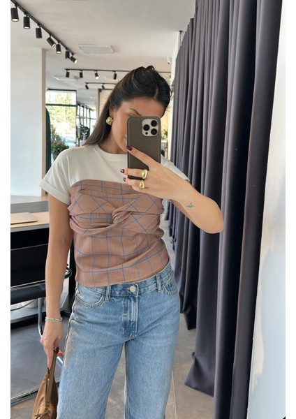 Önü Büzgülü Ekru Kahve Kareli Bluz