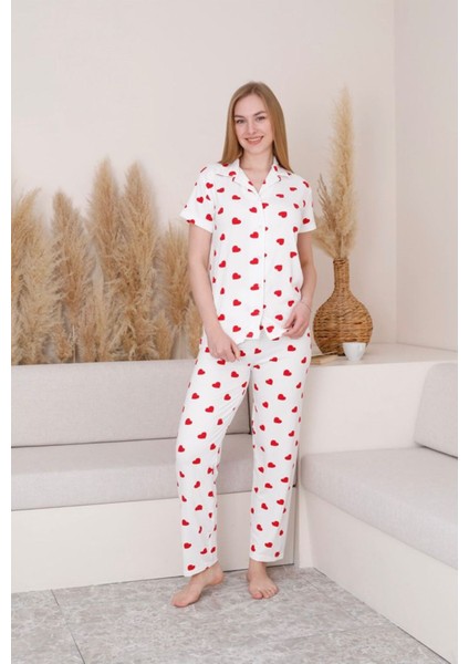Işılay Beyaz Kalpli Önden Düğmeli Milan Kumaş Kısa Kollu Bayan Pijama Takımı 3103-B