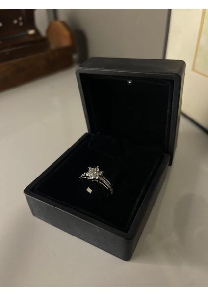 Çelik Lotus Çiçek Model Taşlı Yüzük fiyatları