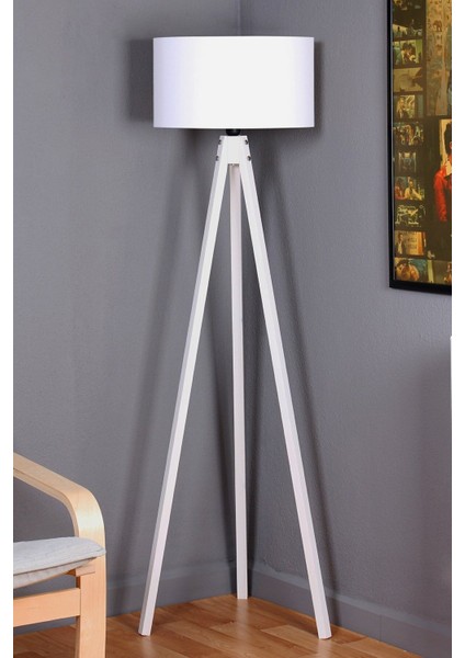 Beyaz Ahşap Ayaklı Tripod Dekor Lambader, Yerden Yüksek 101-150 cm