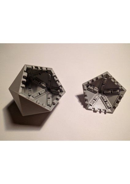 Bir Araya Getirilen Icosahedron (D20)